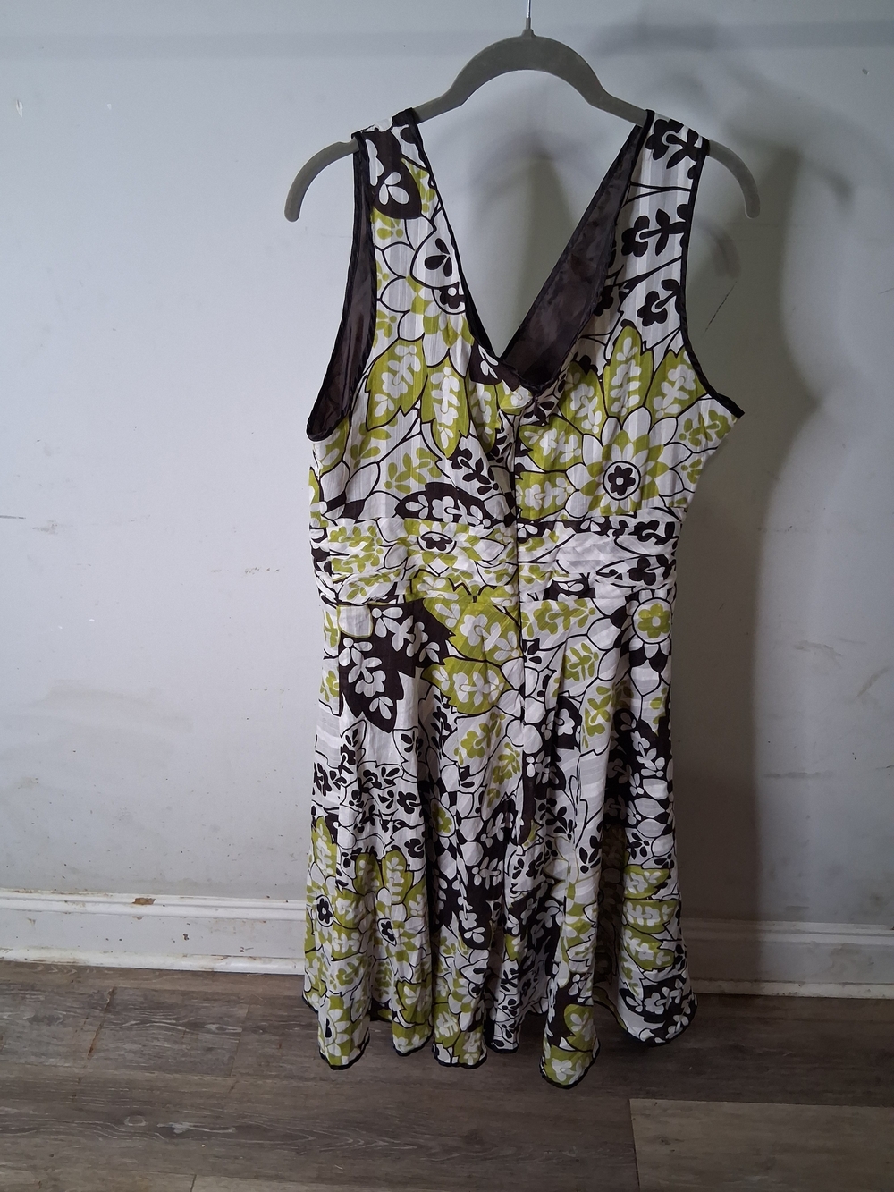 Dress Barn White, Lime & Brown Floral V-Neck Sleeveless Dress - Picture 4 of 4